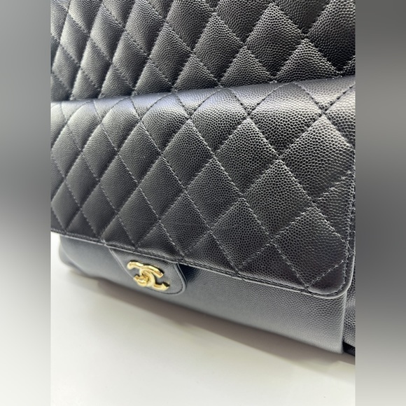Chanel Caviar Pocket Large Tote - Picture 5 of 16